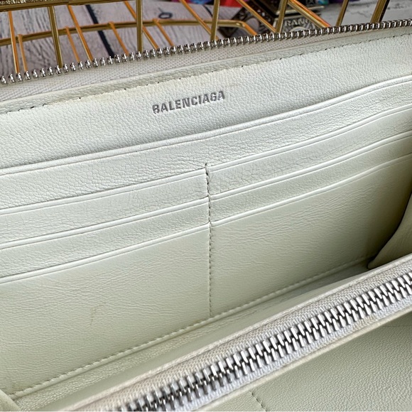 Balenciaga white and black zippy wallet crossbody bag with strap and necklace - Picture 8 of 16